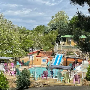 Domaine Camping Les Roches **** Le Crestet